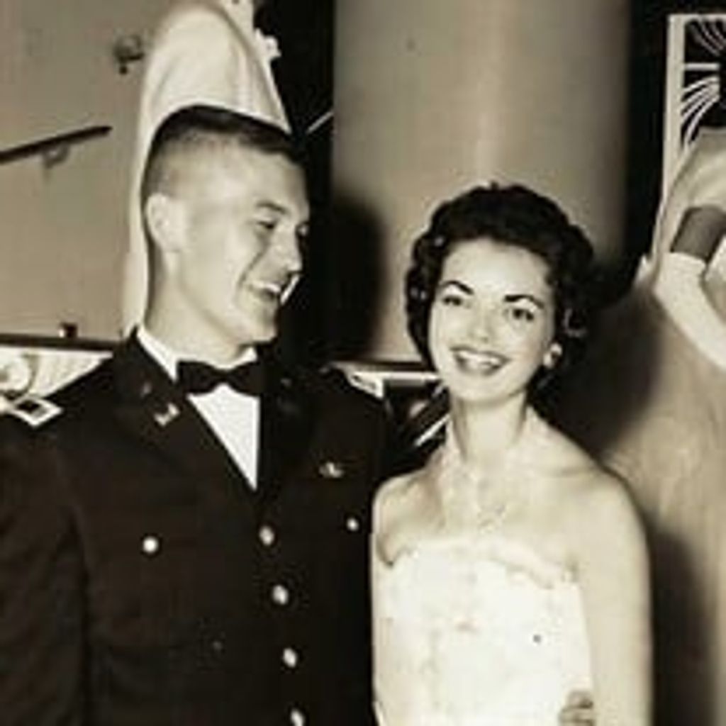 Mr. and Mrs. Paul and Patricia Tomiczek, Jr.
