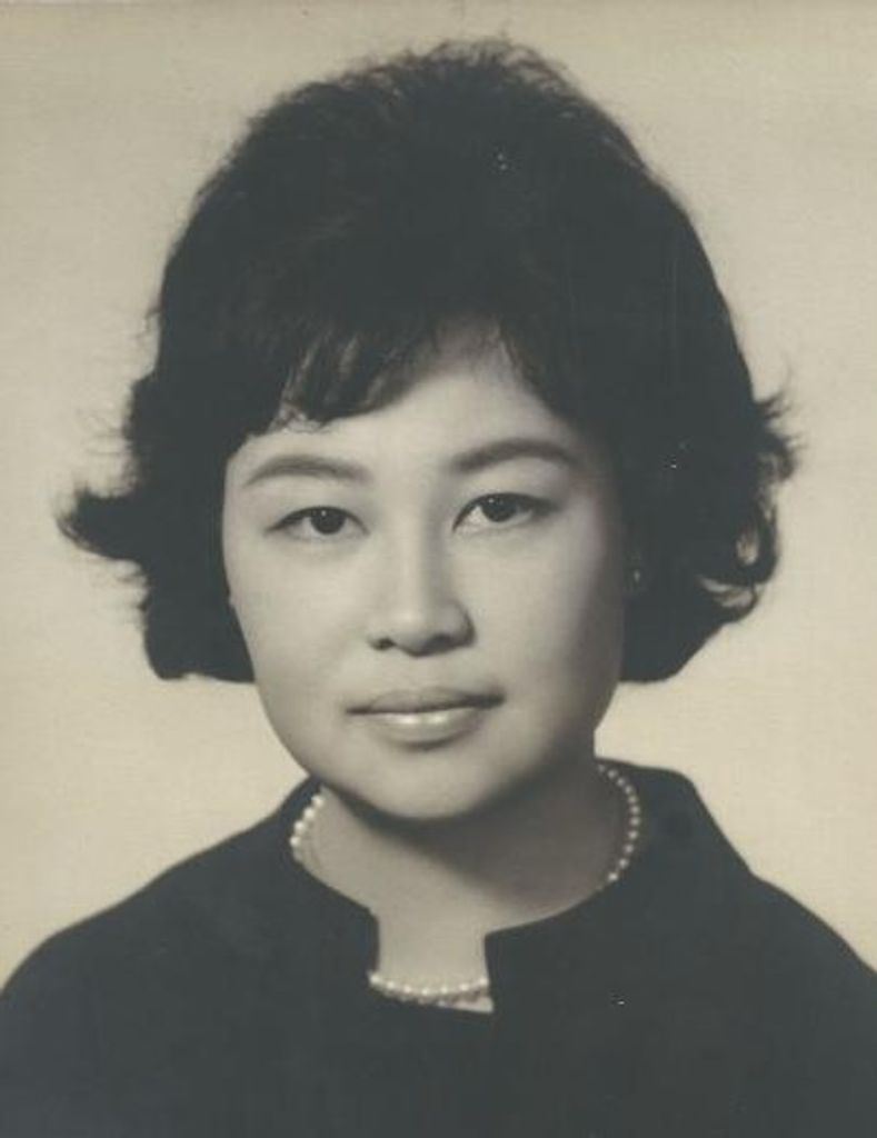 Shirley (Lo)  Lee