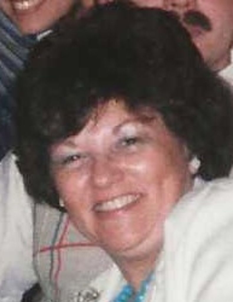 Julia Darfus Profile Photo