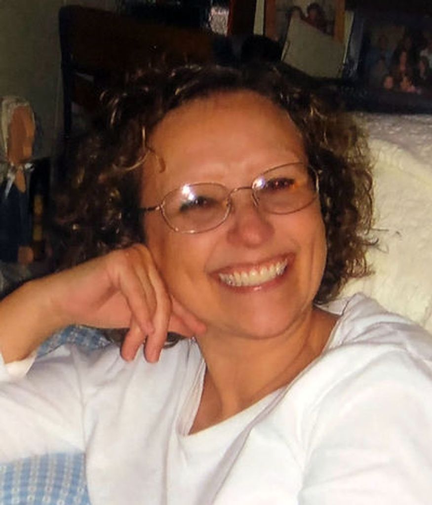 Sally Jo Short Profile Photo