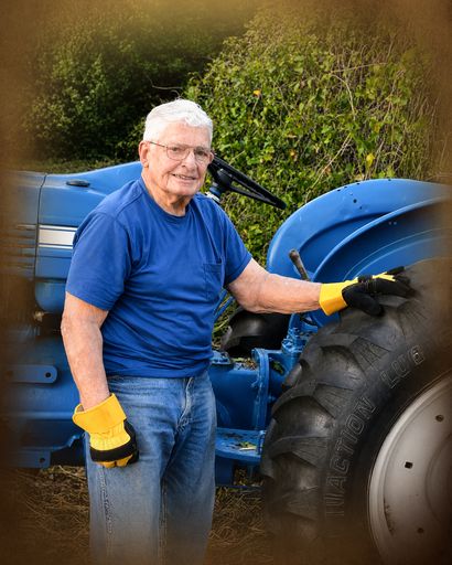 Wayne Clifford Forward's obituary image