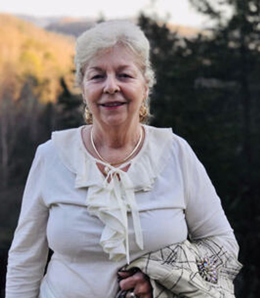 Eva Taylor Profile Photo