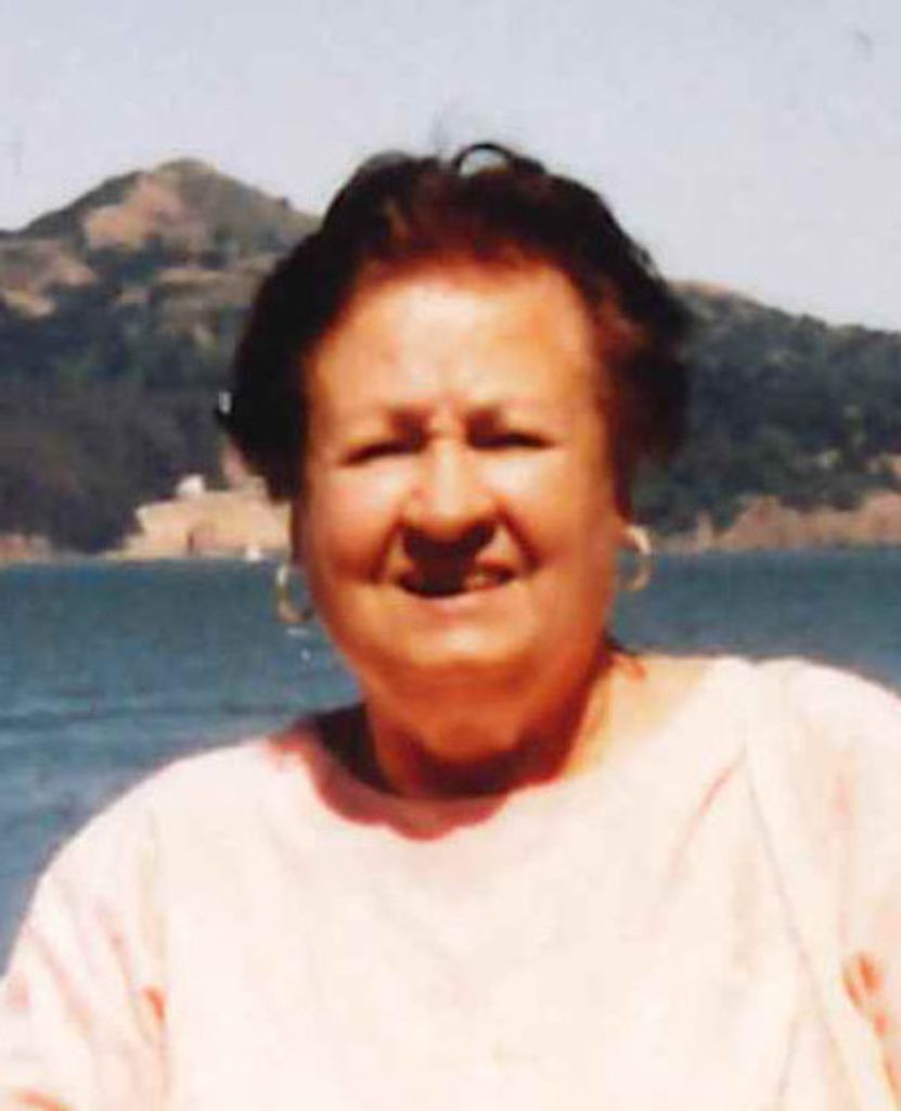 Elizabeth "Vouli" Zoyiopoulos