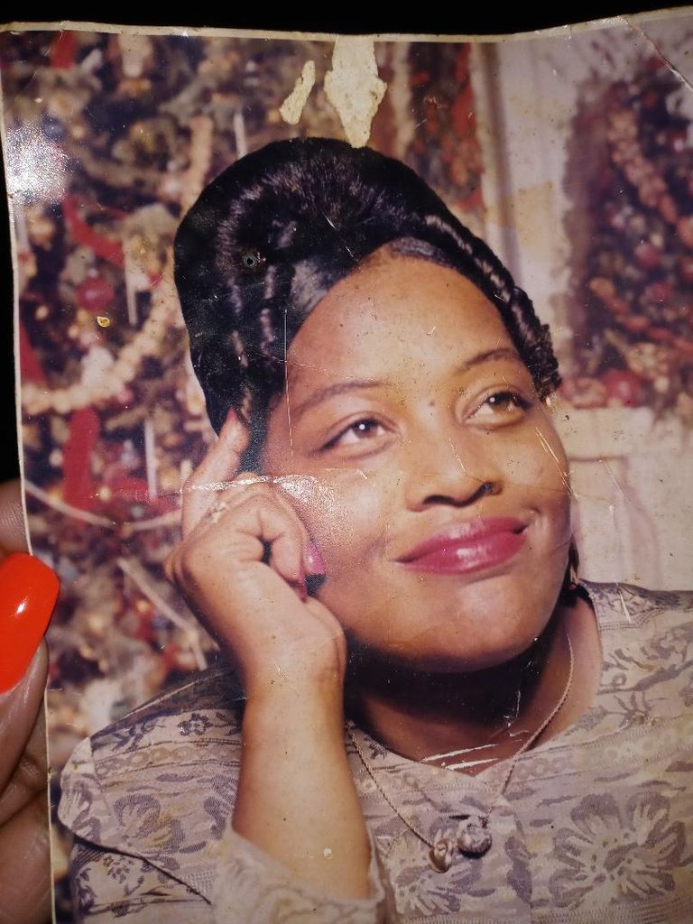 Ms. Tujunita Louise Hauser Profile Photo