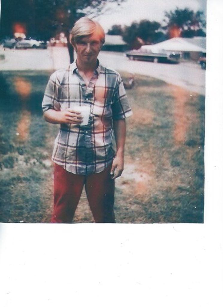 Thomas Roberts Profile Photo