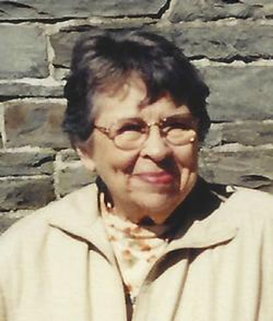 Doris M Ulkus