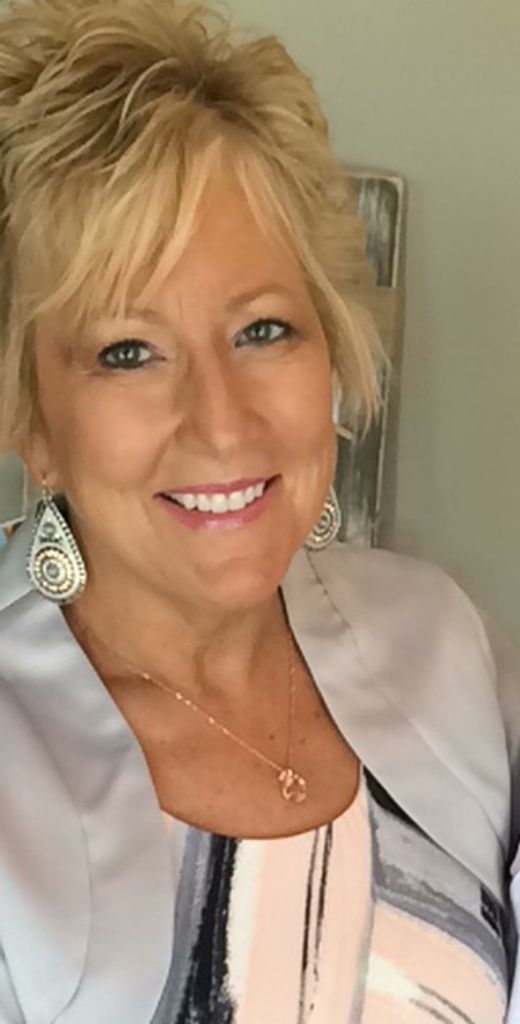 Robin Henningsen Profile Photo