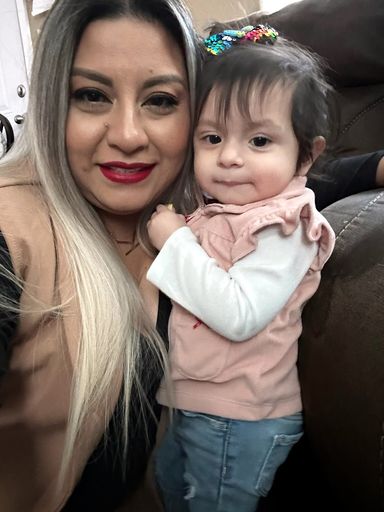 Karen Lizbeth Medellin photo gallery thumbnail 23 of 204