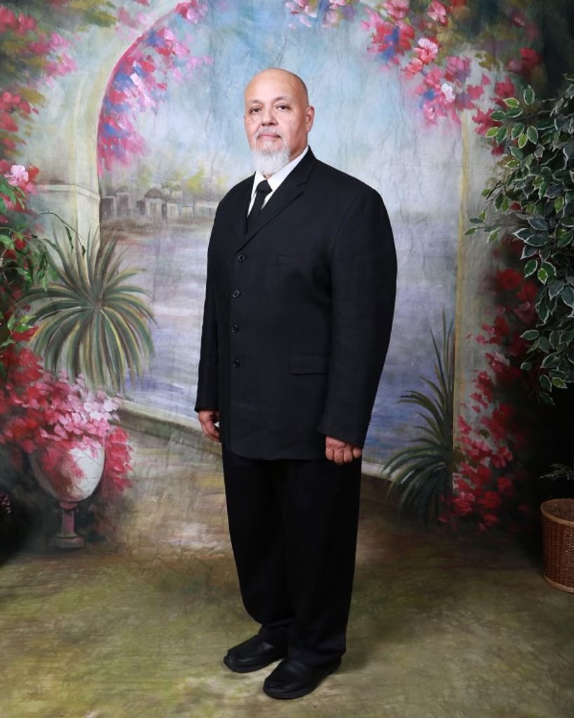 Fernando Casanova Jr. Profile Photo