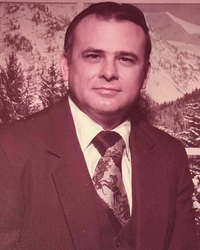 Phil Ellis Howell Profile Photo