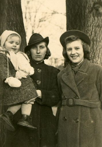 Ilse Wilson photo gallery thumbnail 7 of 86