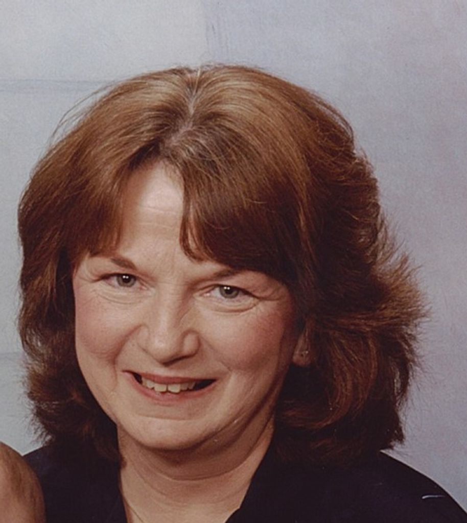 Catherine Lee (Portman)  Hay