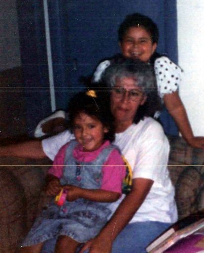 Yolanda C. Gonzalez photo gallery thumbnail 126 of 357