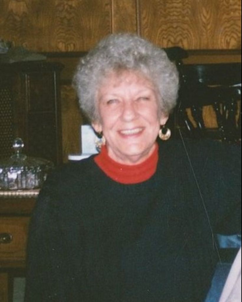 Eva Mae Holm