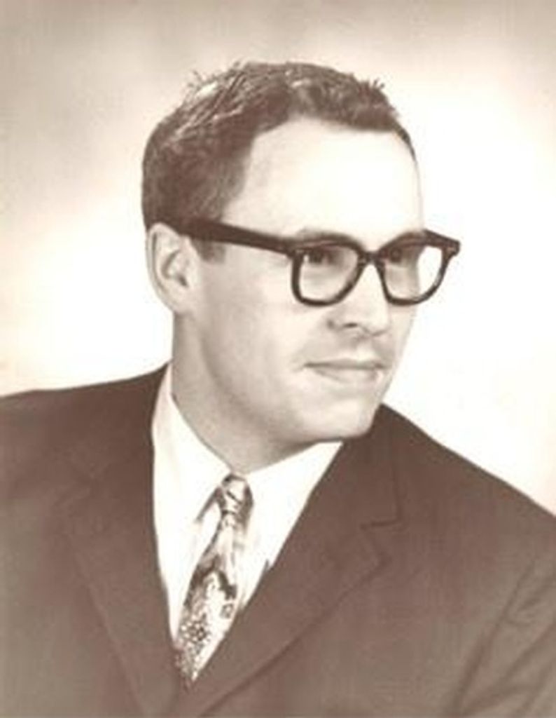 Lowell Thomas Peterson