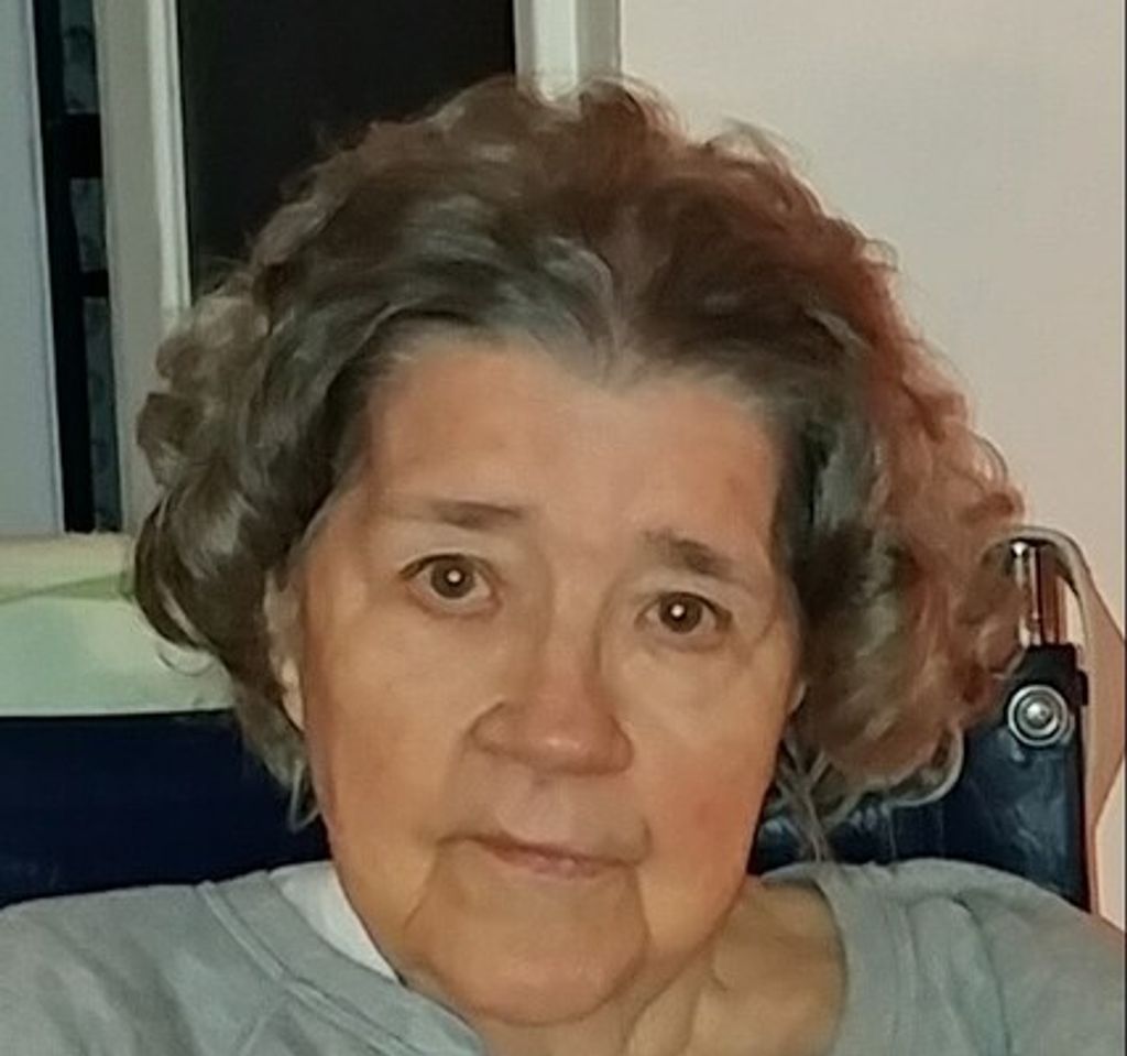 Della Mae Howard Profile Photo