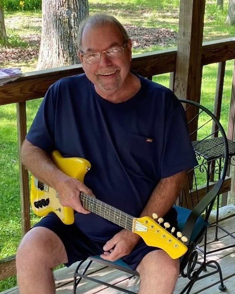Michael Hendrix Profile Photo