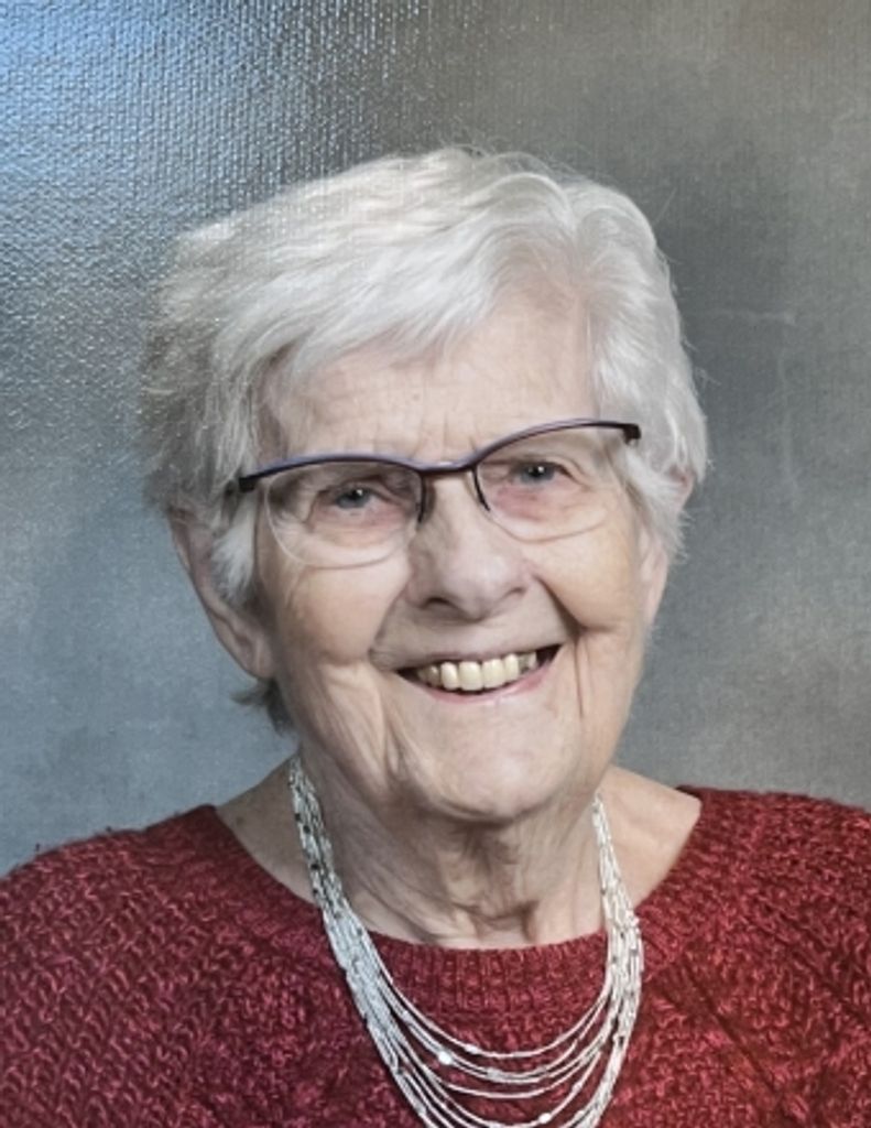 Theresa  "Tuts" Lucking (Siebenaler)