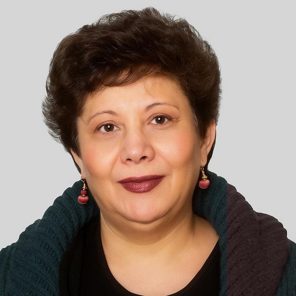 Maria Del Carmen "Carmela" Flores