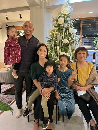 Cecilia Zapanta photo gallery thumbnail 6 of 100