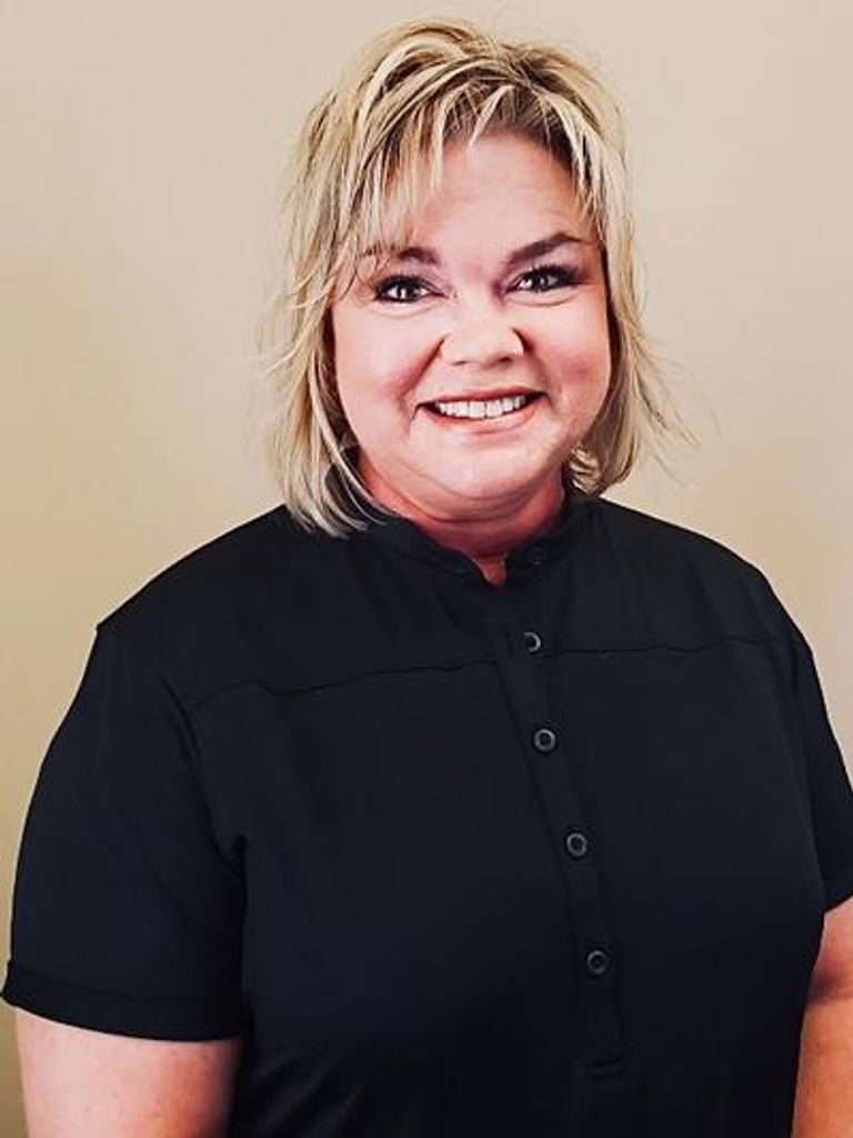 Lori Hall Harvey Profile Photo