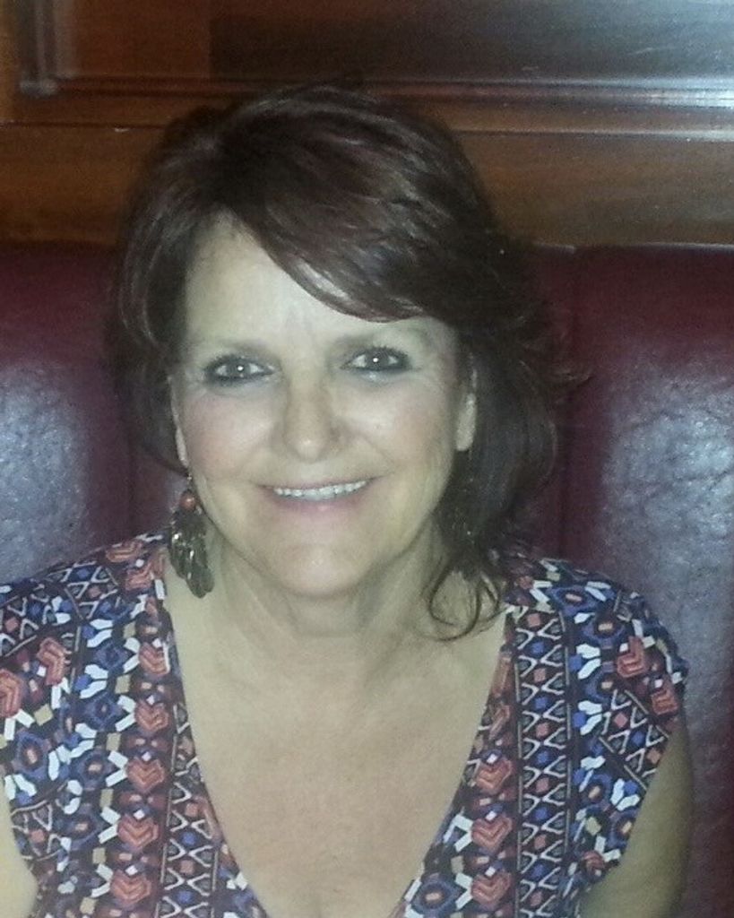 Carol Louise Holthe Profile Photo