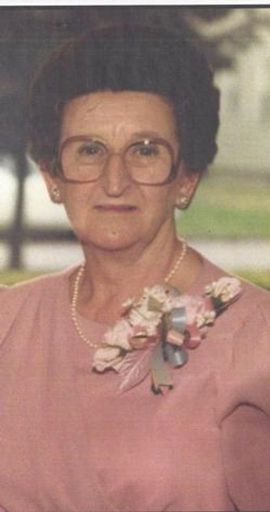 Eva Saniski Profile Photo