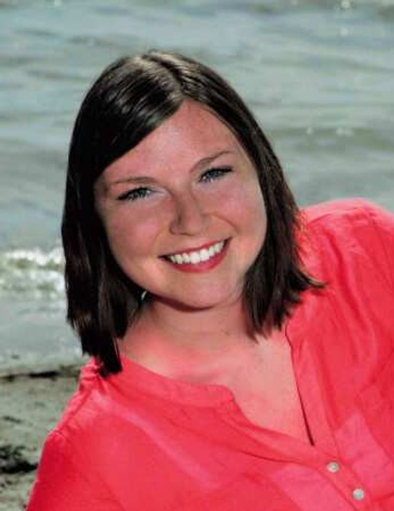 Amanda M. Thompson Profile Photo