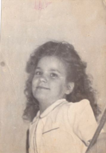Maxine O Layer photo gallery thumbnail 6 of 85