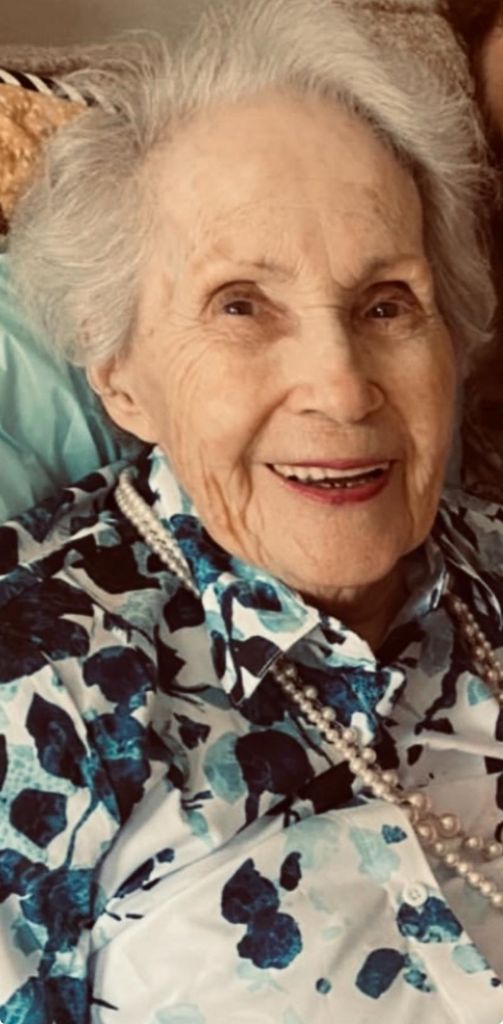 Ellie Robe Profile Photo