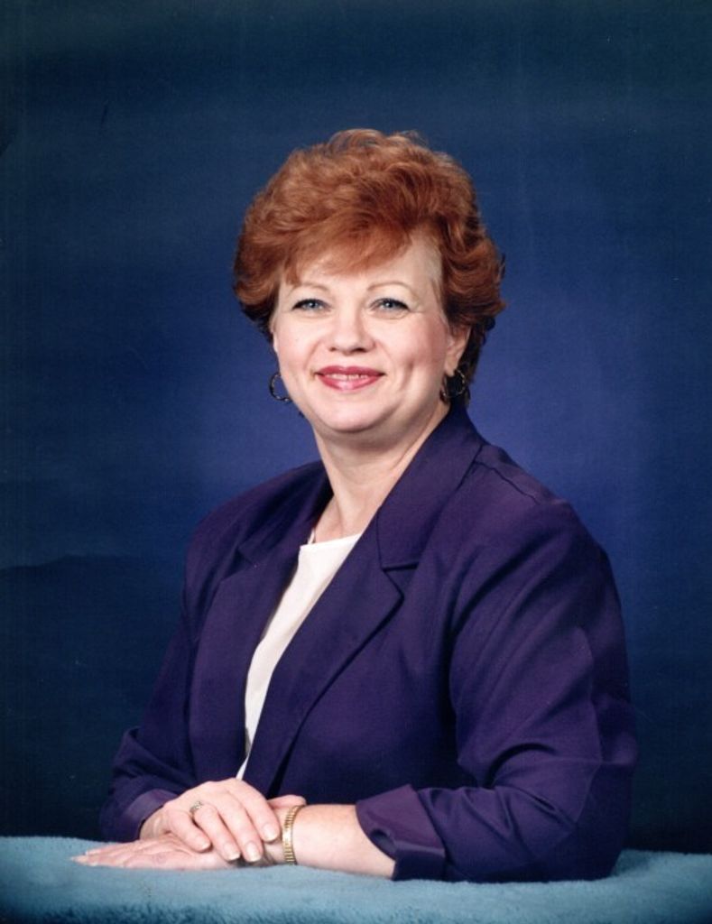 Victoria Lou (Mcelroy)  Guy Profile Photo