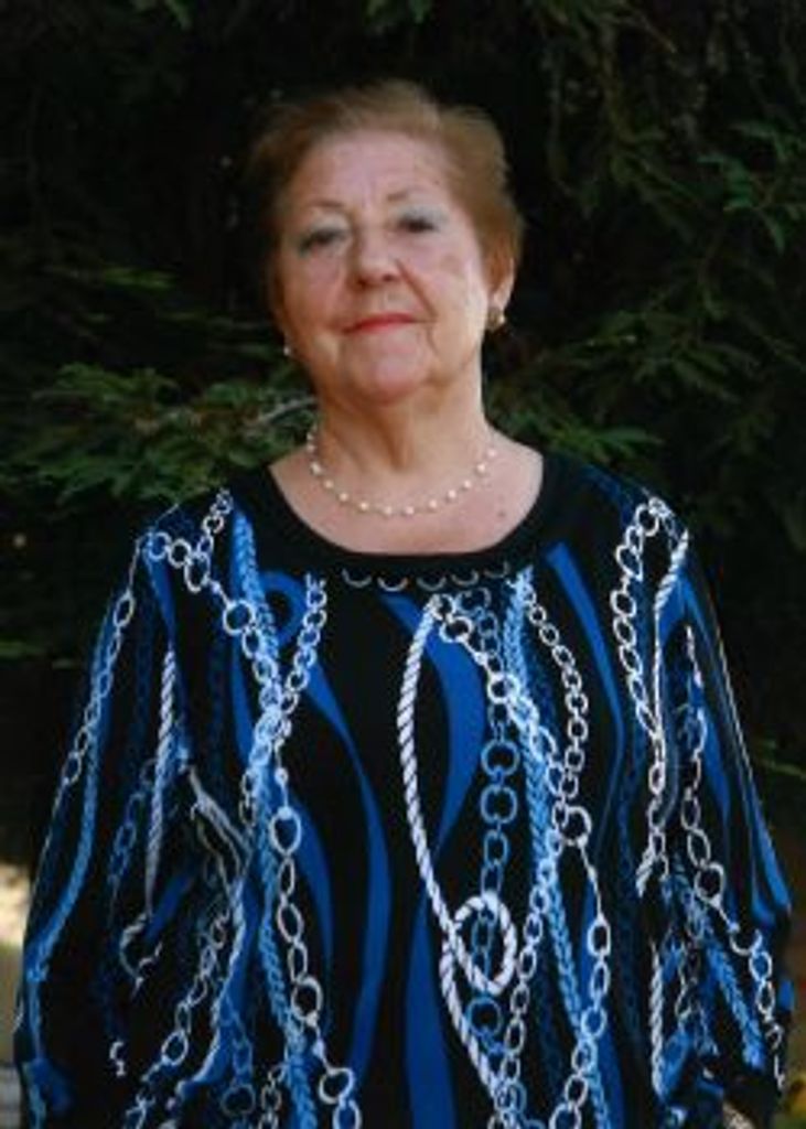 Estephanã­A Teresa Moinette Profile Photo