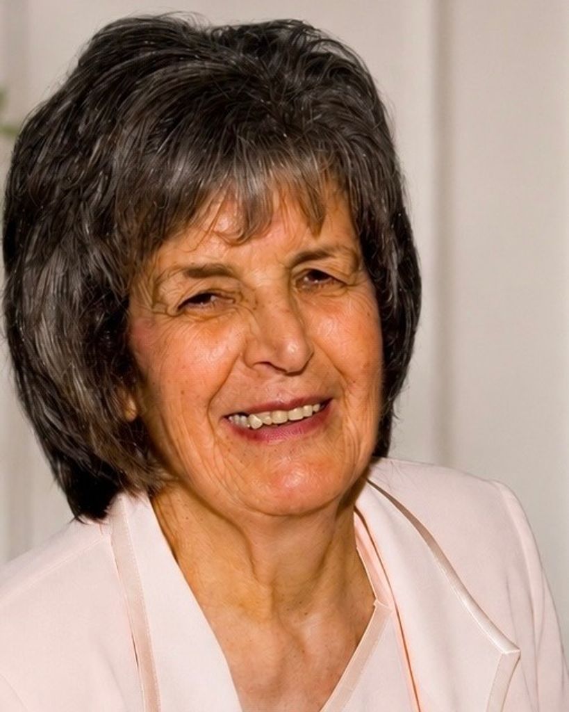 Irene Axiotis Profile Photo