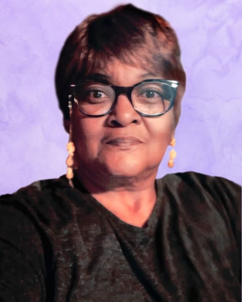 Mrs. Linda  Mack