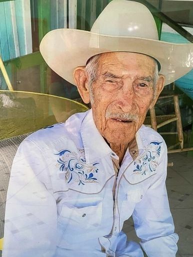 Santos Valdez Sr. photo gallery thumbnail 1 of 151