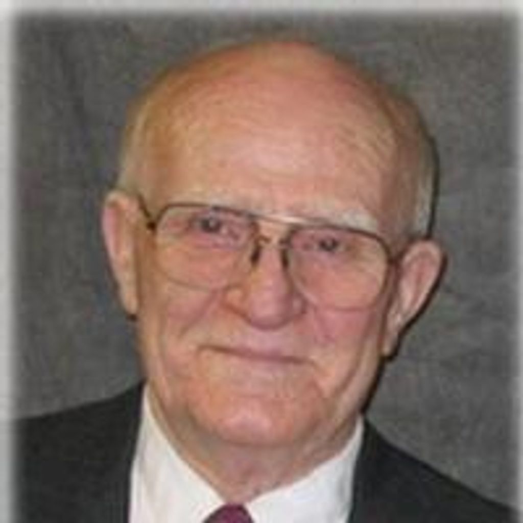 William "Bill" E Lynde