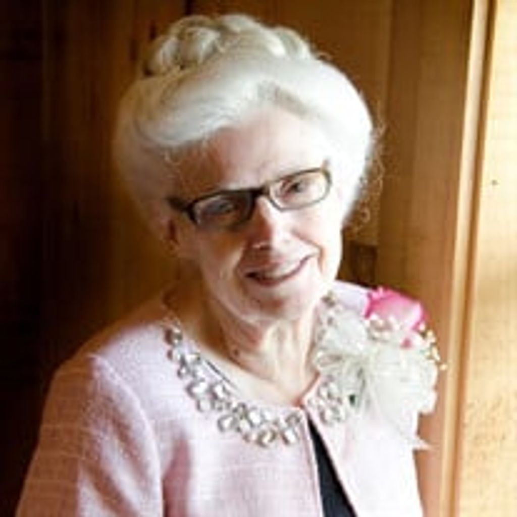 Mrs. Maxine Thomas
