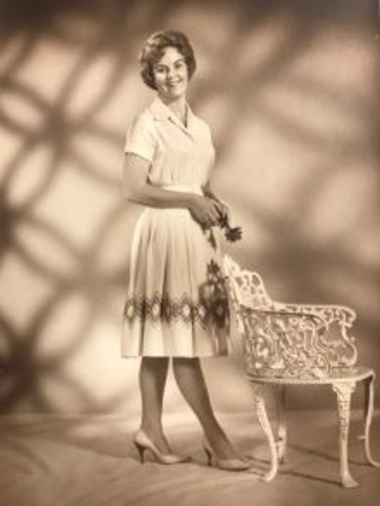 Linda  Chase Hunt