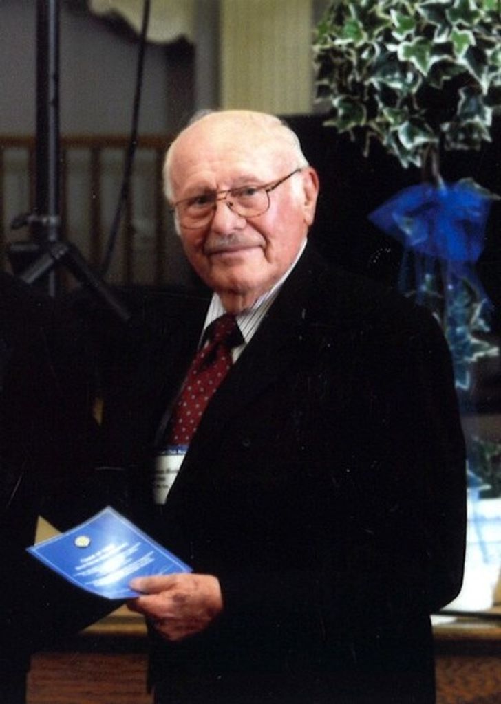 Dr. Marcus Andrew Hoelscher Profile Photo