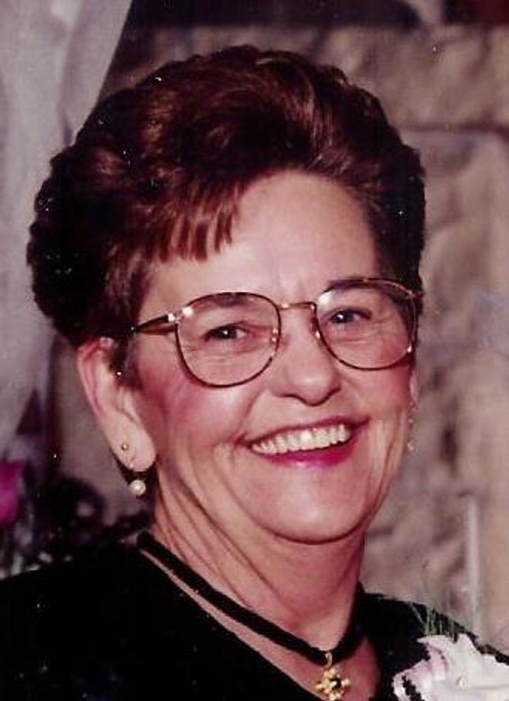 Linda (Jacobs)  Smith