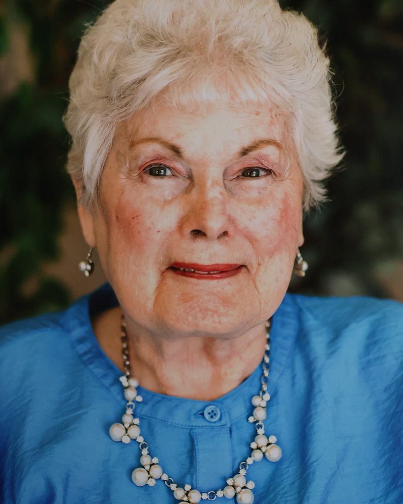 Christine "Chris" Thomas