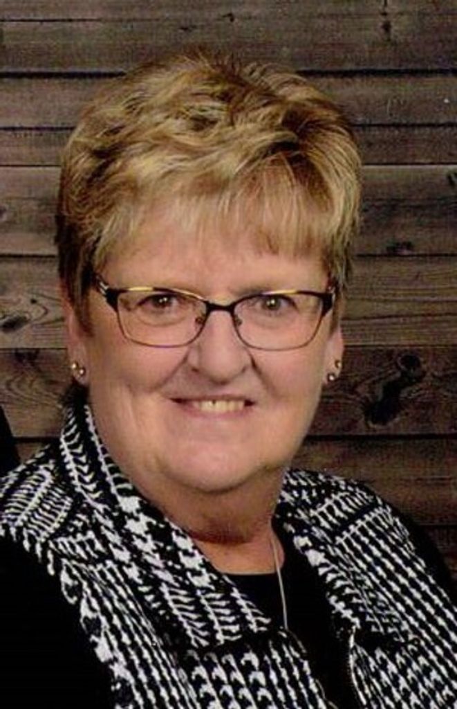Cindy Lee (Oehlerking) Schlichte Profile Photo