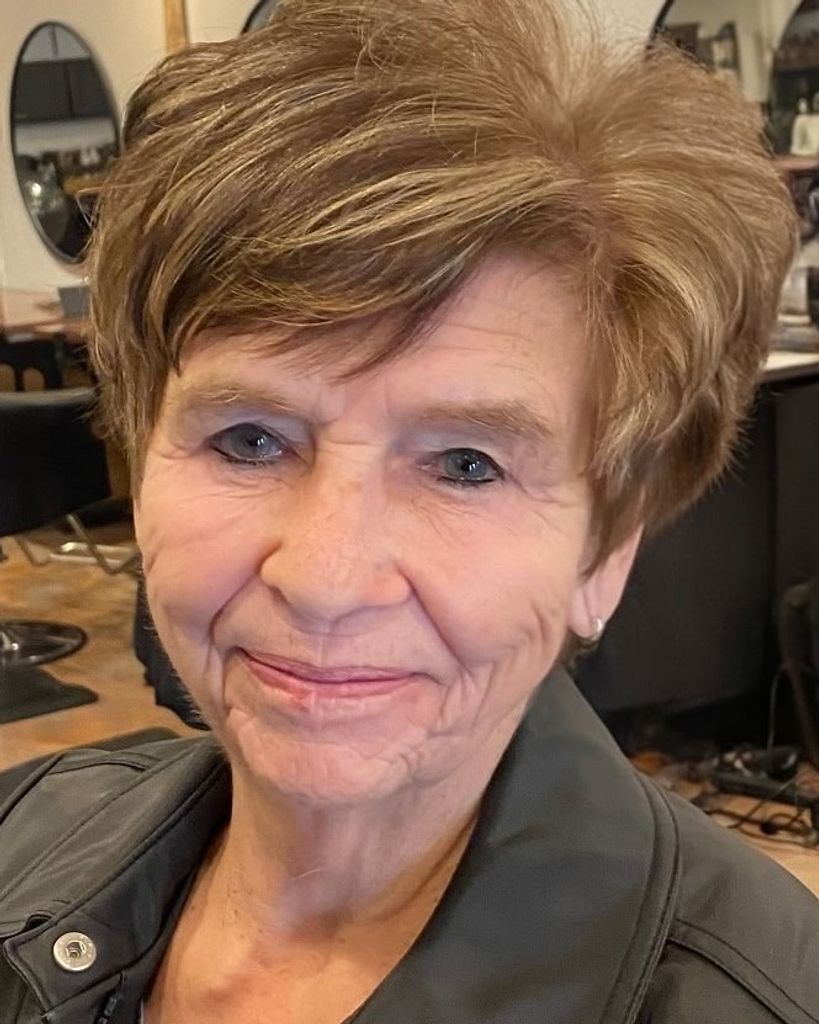 Julia L Holdren