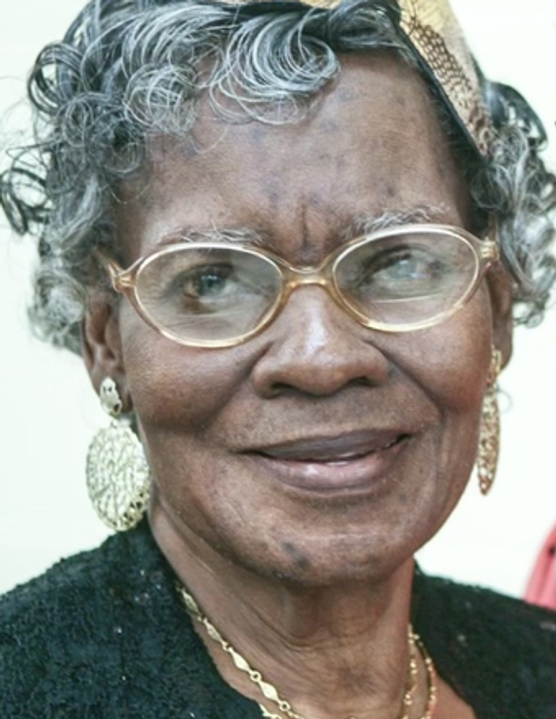 Lizzie Holmes Profile Photo