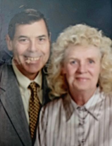 Elizabeth Crownover Profile Photo