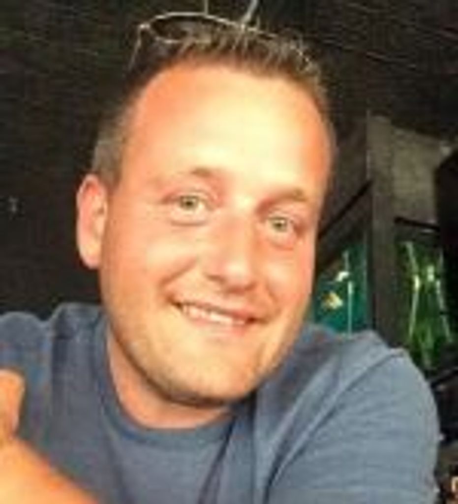 Christopher  J. Gordon