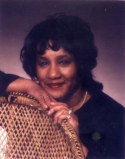 Sylvia Colleen Harris photo gallery thumbnail 1 of 2