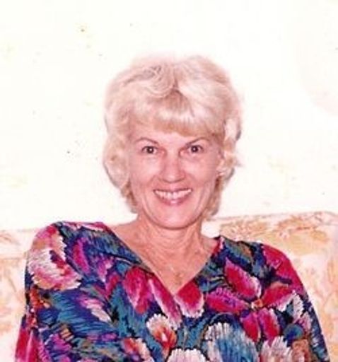 Elizabeth Scholze Profile Photo