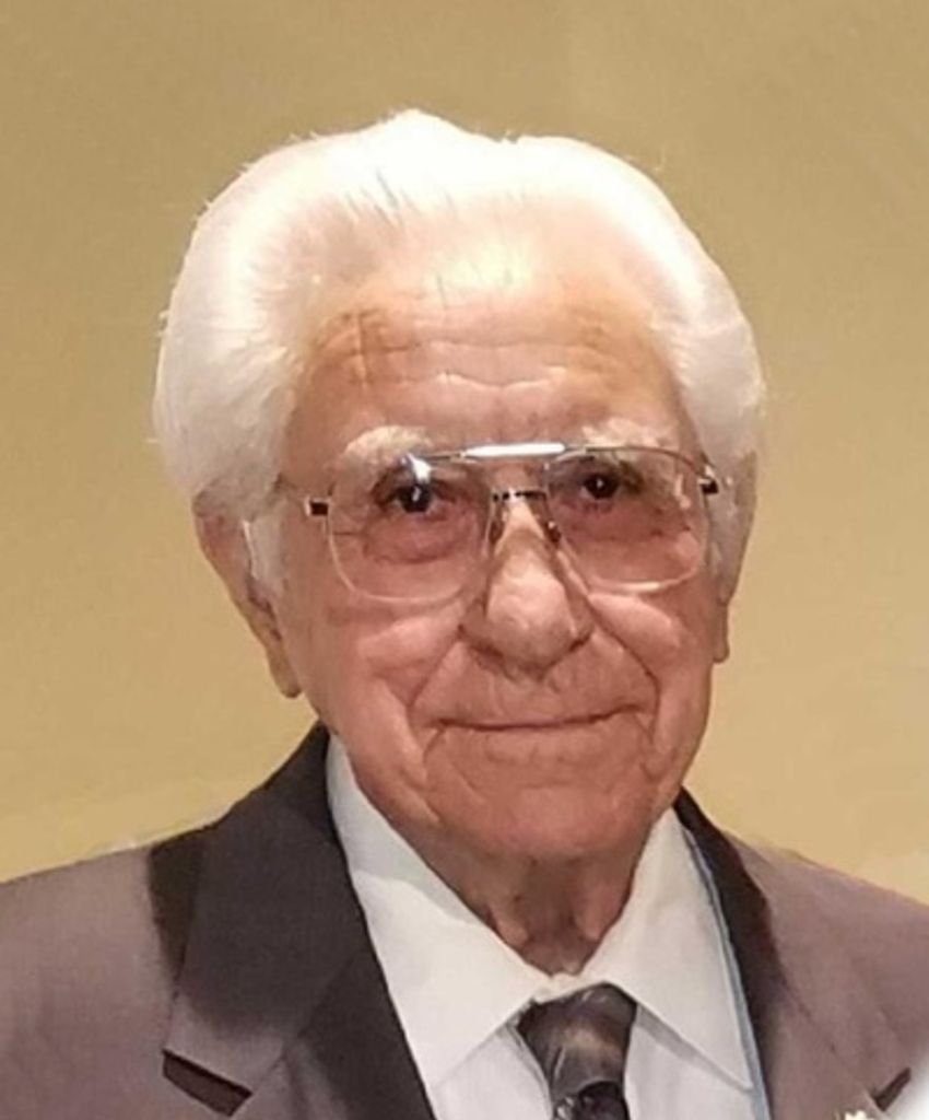 Nolen Lewis Young Profile Photo