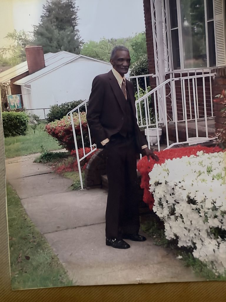 Mr. Earl Byers Profile Photo